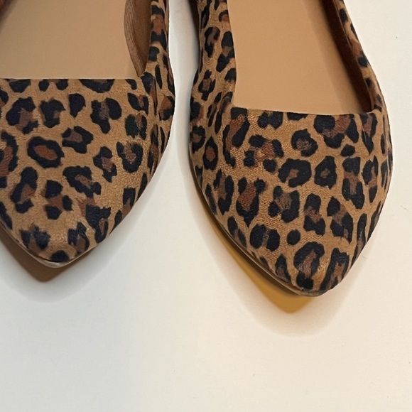 Crown & Ivy, Women’s Brown/Black Leopard Print Flats, Size 8B - Picture 3 of 9